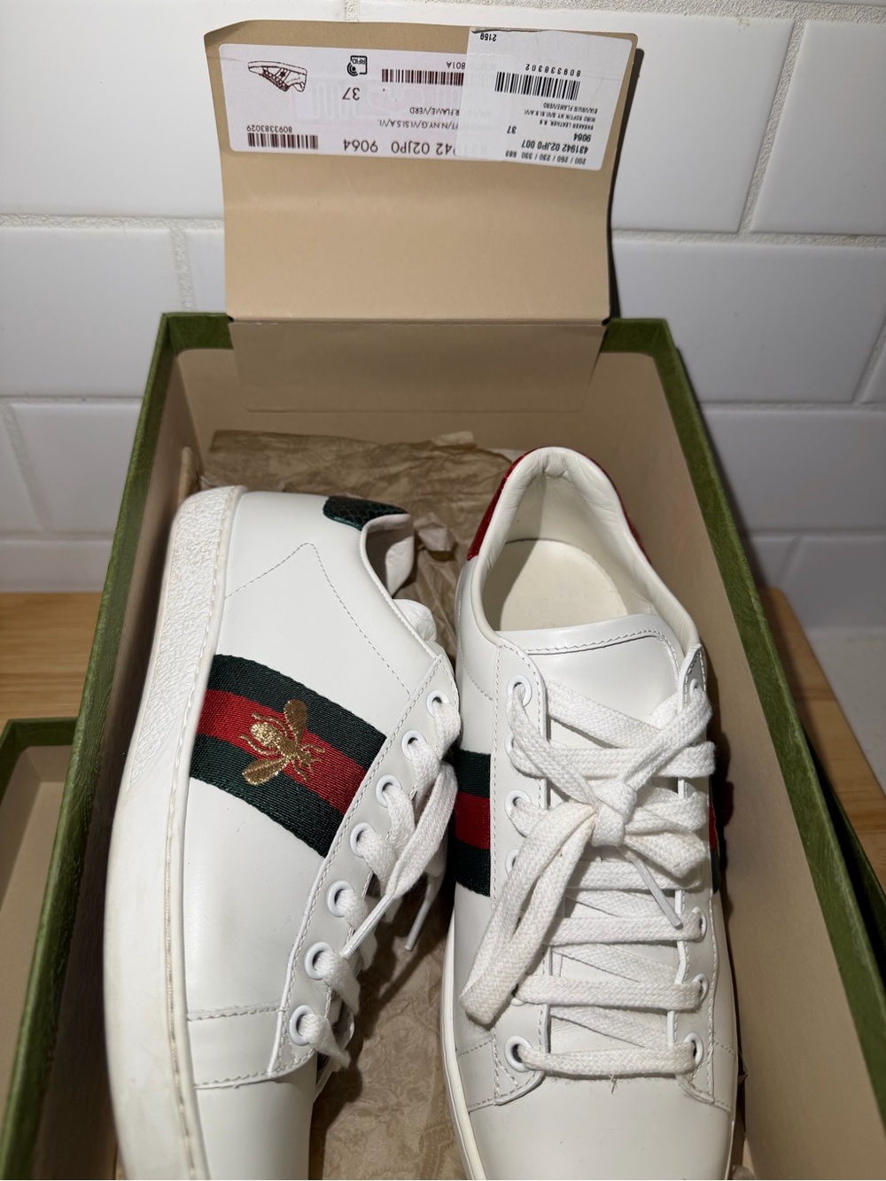 Gucci Women's Ace sneaker with bee- Size 37 - Picture 11 of 14